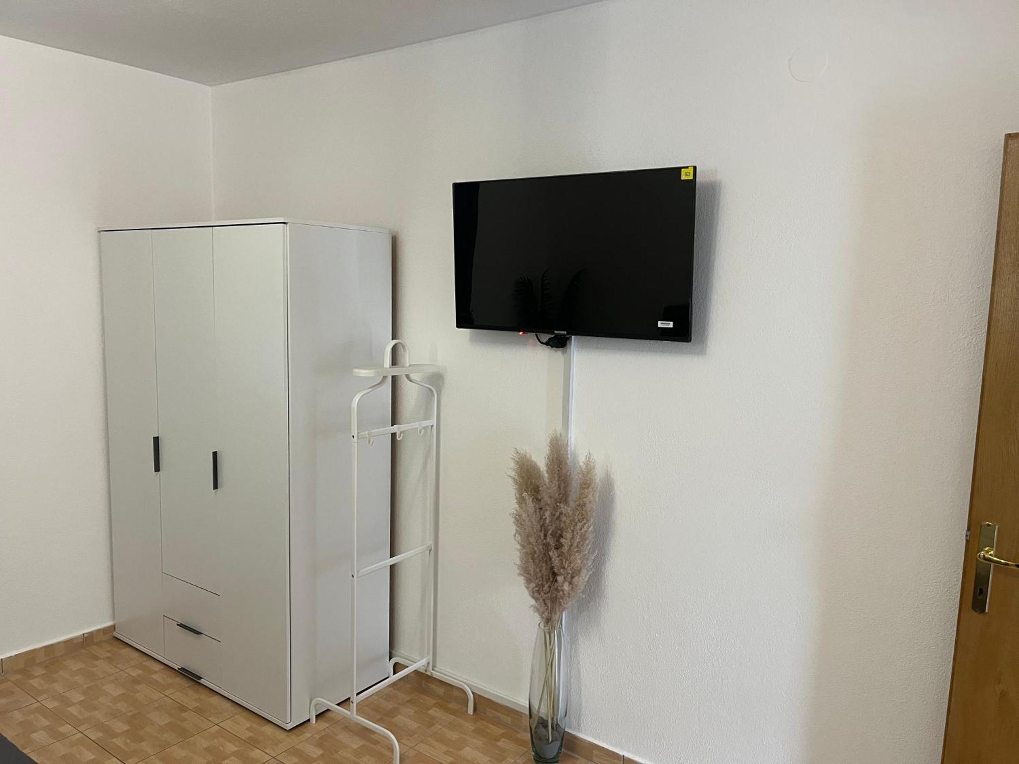 Apartments Marija Малинска Экстерьер фото