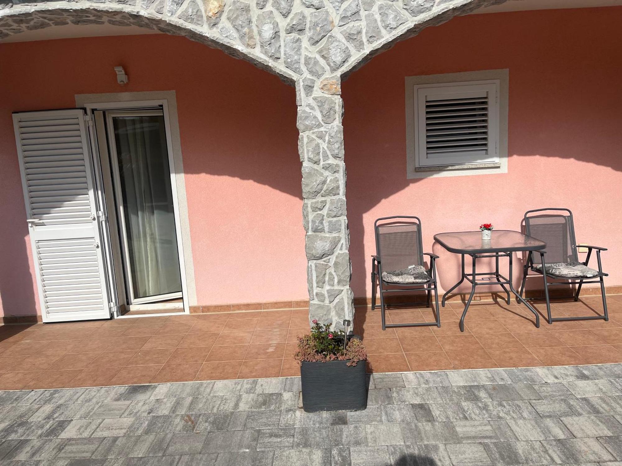 Apartments Marija Малинска Экстерьер фото