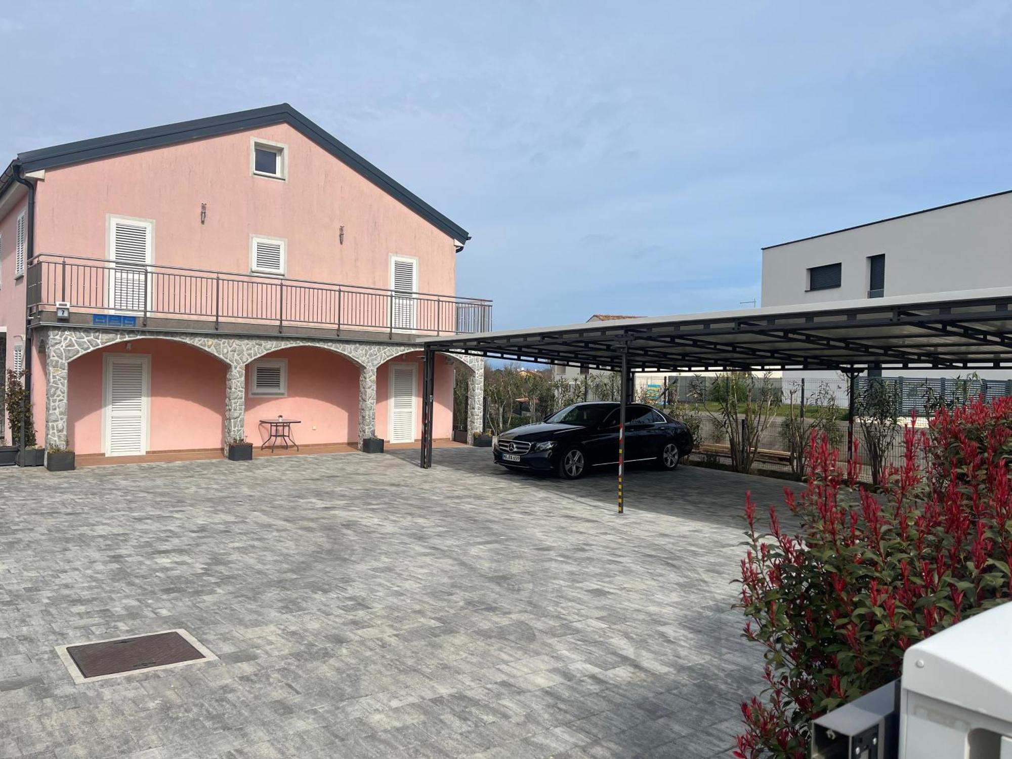 Apartments Marija Малинска Экстерьер фото