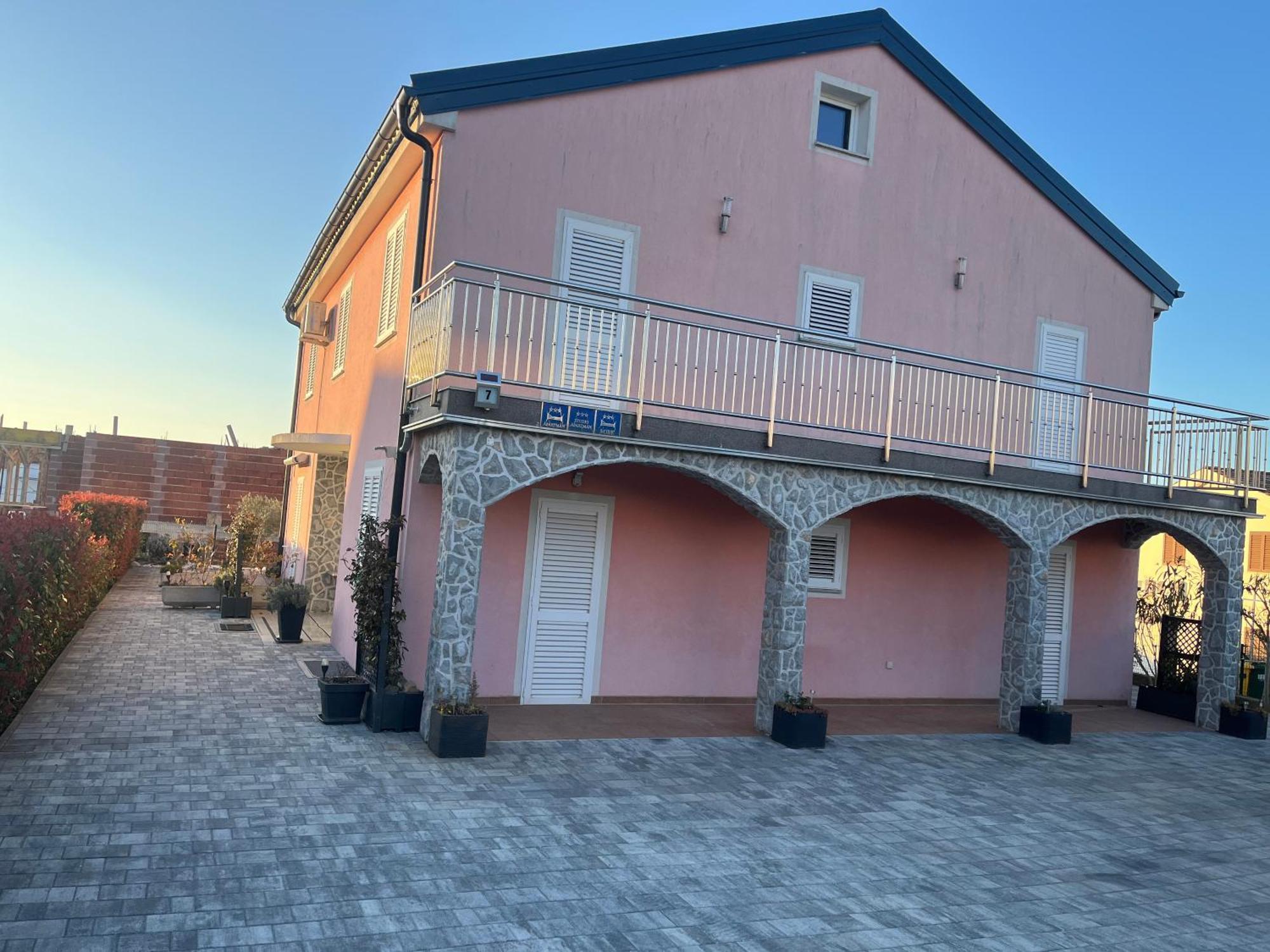 Apartments Marija Малинска Экстерьер фото