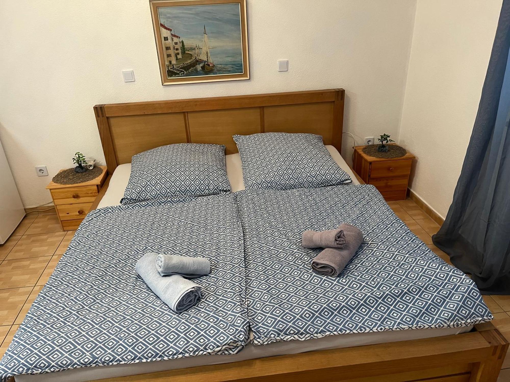 Apartments Marija Малинска Экстерьер фото